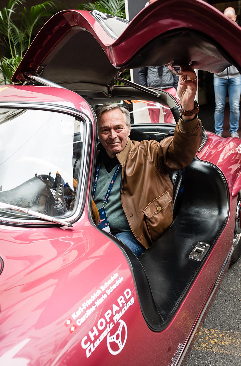 クラシックカーをこよなく愛するカール-フリードリッヒ・ショイフレ